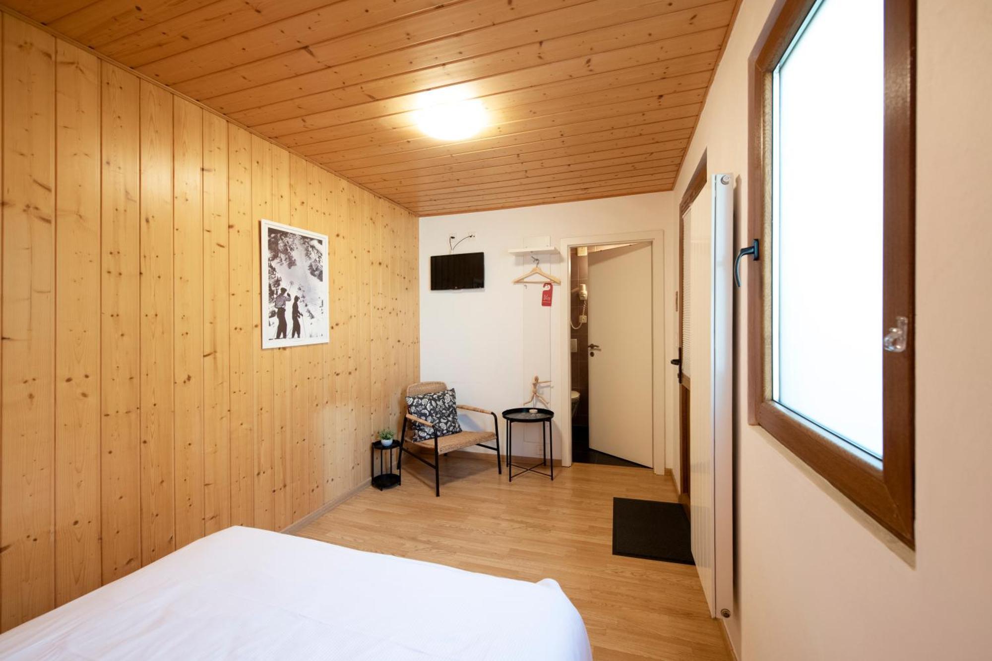Motel-Restaurant 13 Etoiles Saint-Léonard Buitenkant foto