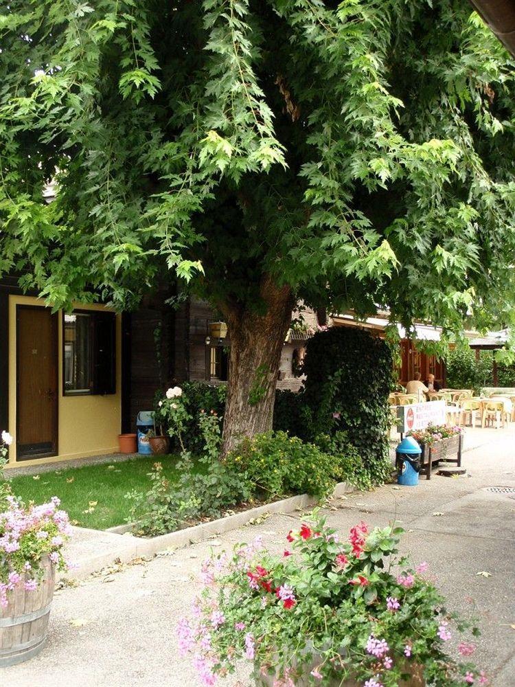 Motel-Restaurant 13 Etoiles Saint-Léonard Buitenkant foto